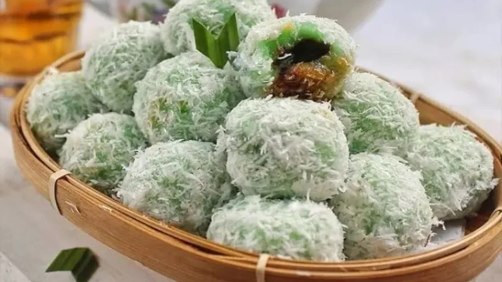 Menjelajahi Jajanan Tradisional Sehat Indonesia