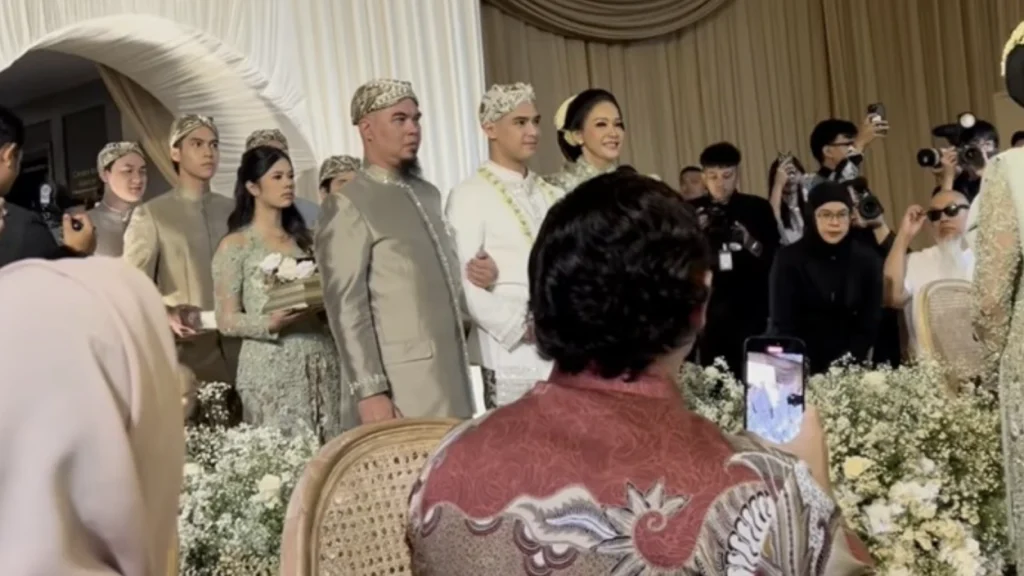 Ahmad Dhani dan Irwan Mussry Tunjukkan Kedewasaan di Pernikahan Al Ghazali