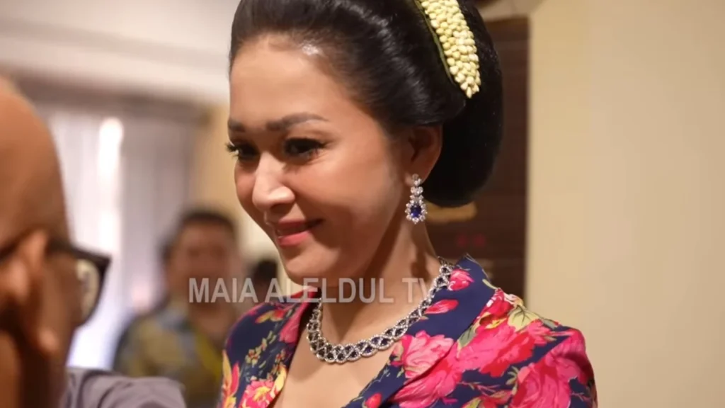 Pesona Maia Estianty di Hari Bahagia Al Ghazali dan Alyssa Daguise