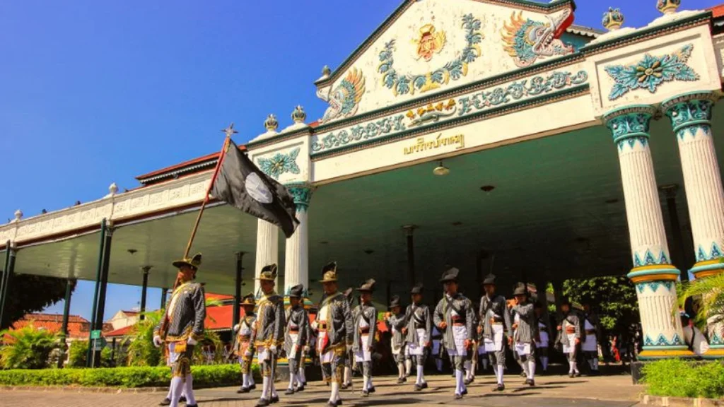Liburan Murah Meriah: Lima Kota Terbaik di Indonesia Untuk Budget Ketat