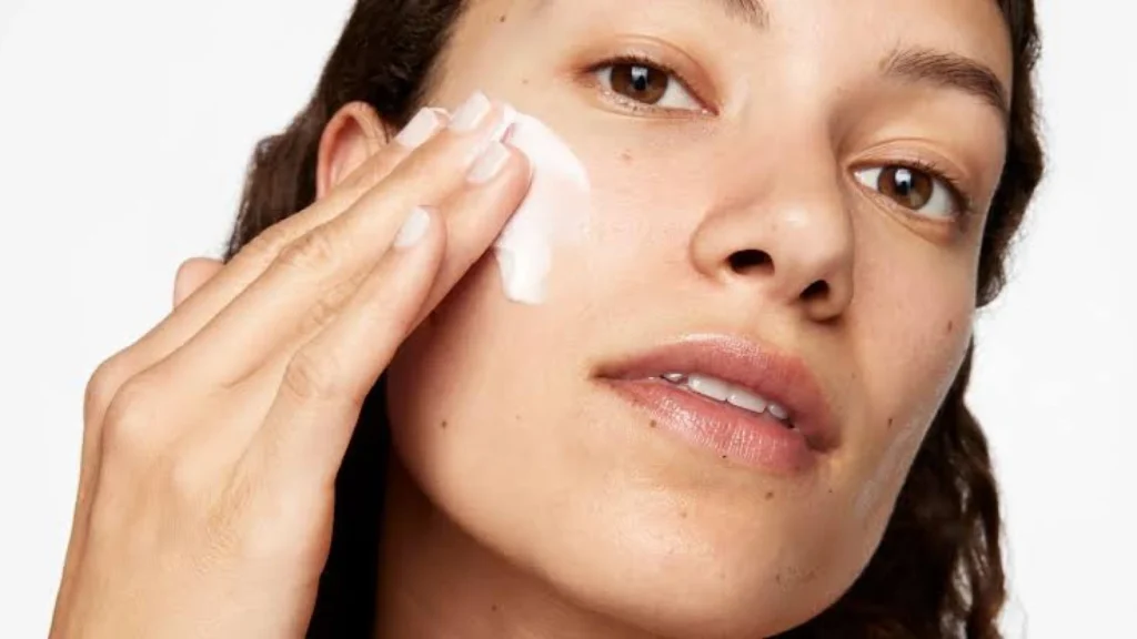 Tips Efektif Menggunakan Sunscreen untuk Kulit Wajah Lebih Cerah