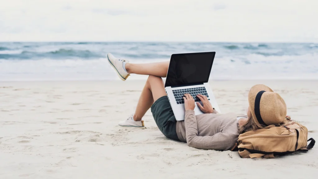 Mengupas Fenomena Digital Nomad: Kebebasan dan Tantangannya