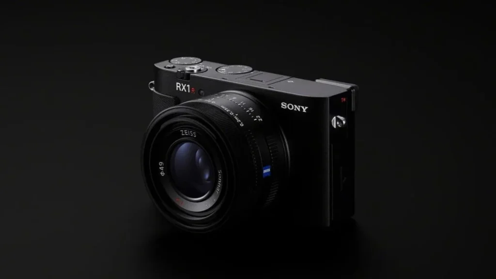 Sony Resmi Luncurkan Kamera Compact Full-Frame RX1R III
