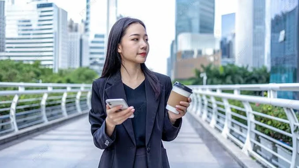 Menciptakan Gaya Segar di Tempat Kerja: Kombinasi Office Look dan Street Style