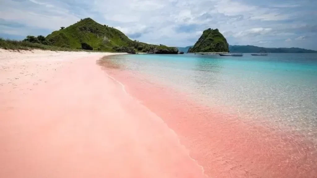 Menikmati Pesona Destinasi Wisata Lokal di Indonesia