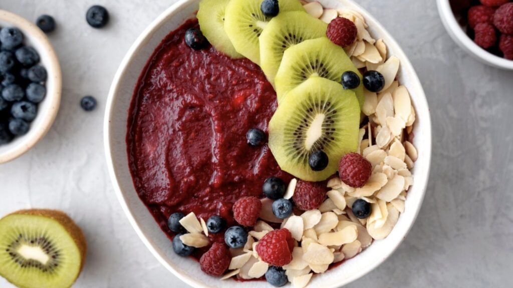 Kepopuleran Smoothie Bowl di Kalangan Generasi Z Indonesia