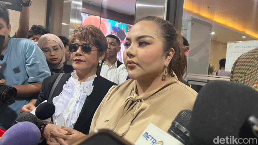 Lisa Mariana Minta Maaf kepada Atalia Praratya Terkait Kasus DNA