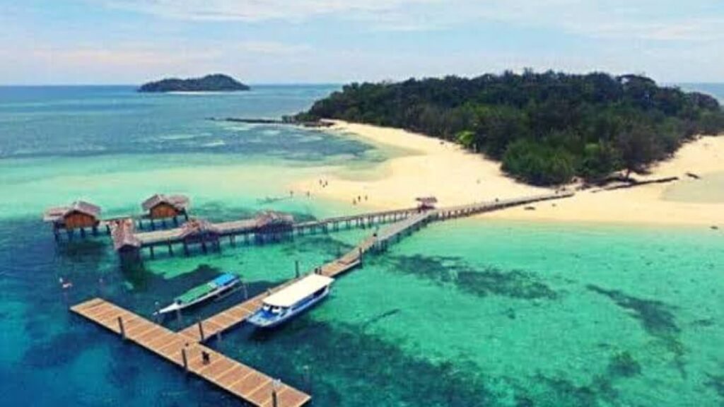 Menemukan Surga Tersembunyi di Indonesia